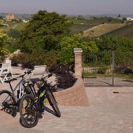 Cagia - Bike Food And Relax فندق مبيت وإفطار Diano dʼAlba